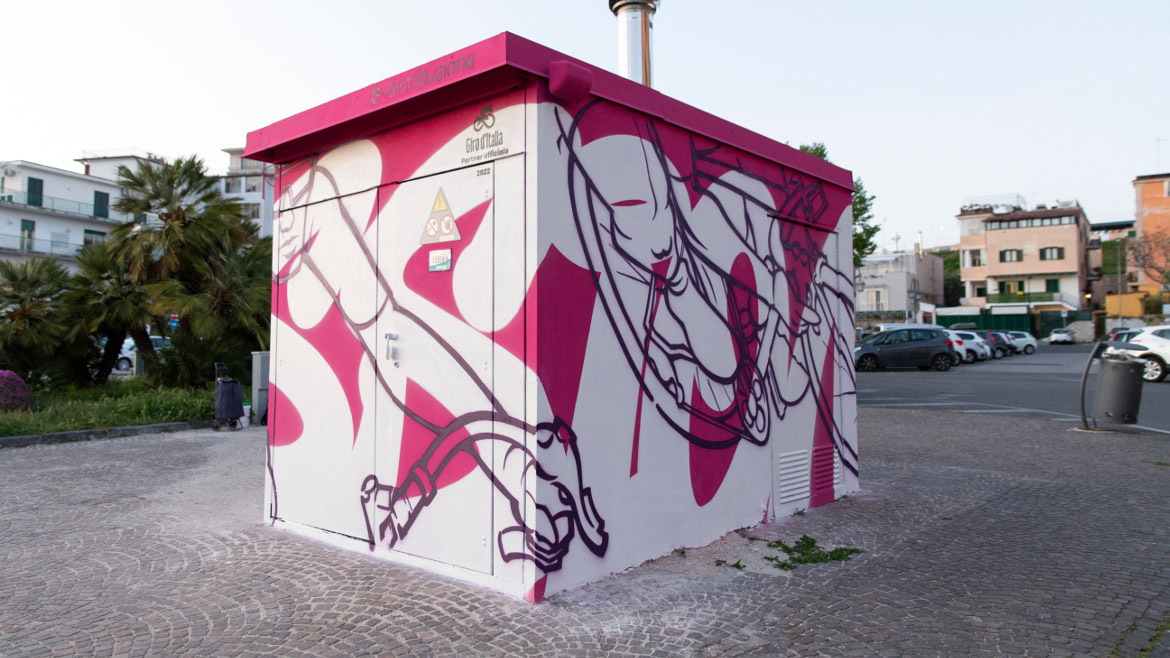 Immagine della cabina di Street Art a Pozzuoli (NA)