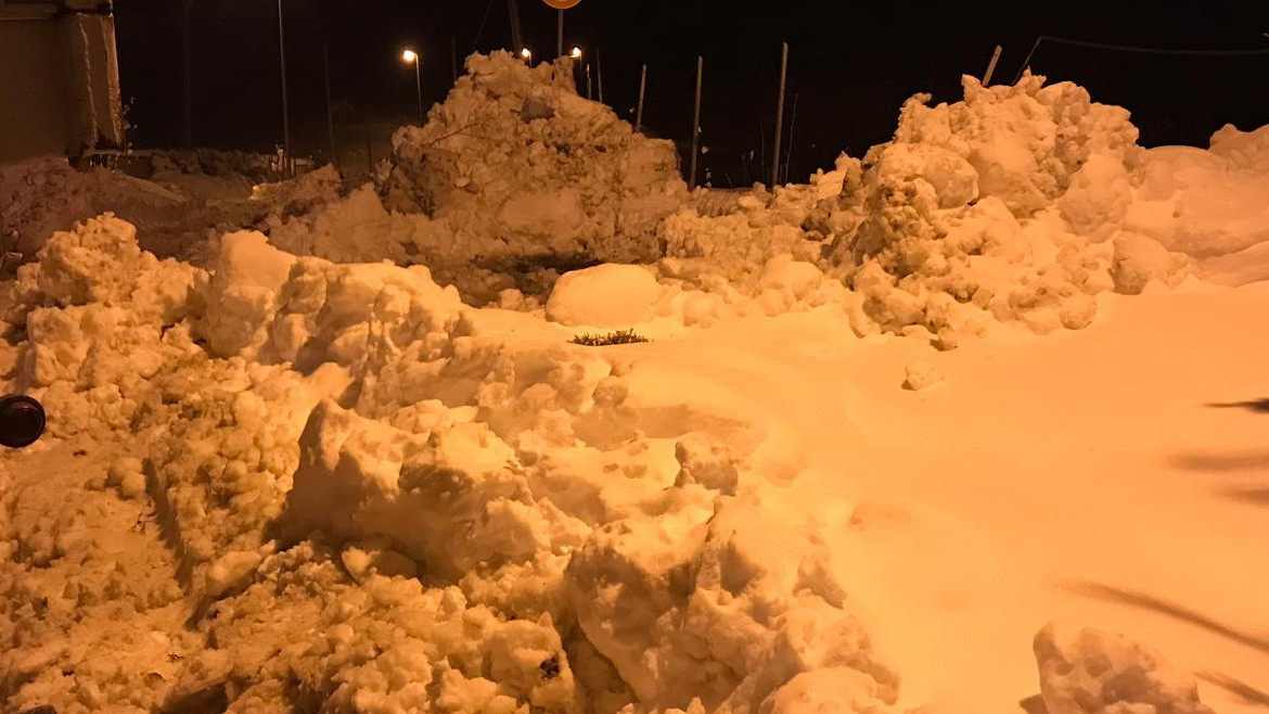 Le squadre al lavoro anche in notturna 