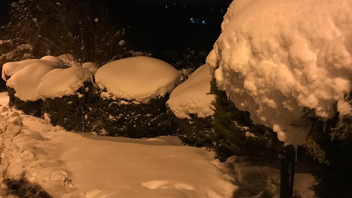 Le squadre al lavoro anche in notturna 