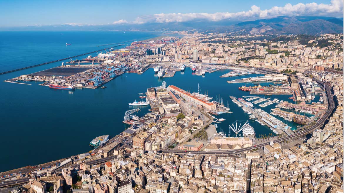 Foto del porto di Genova dall'alto