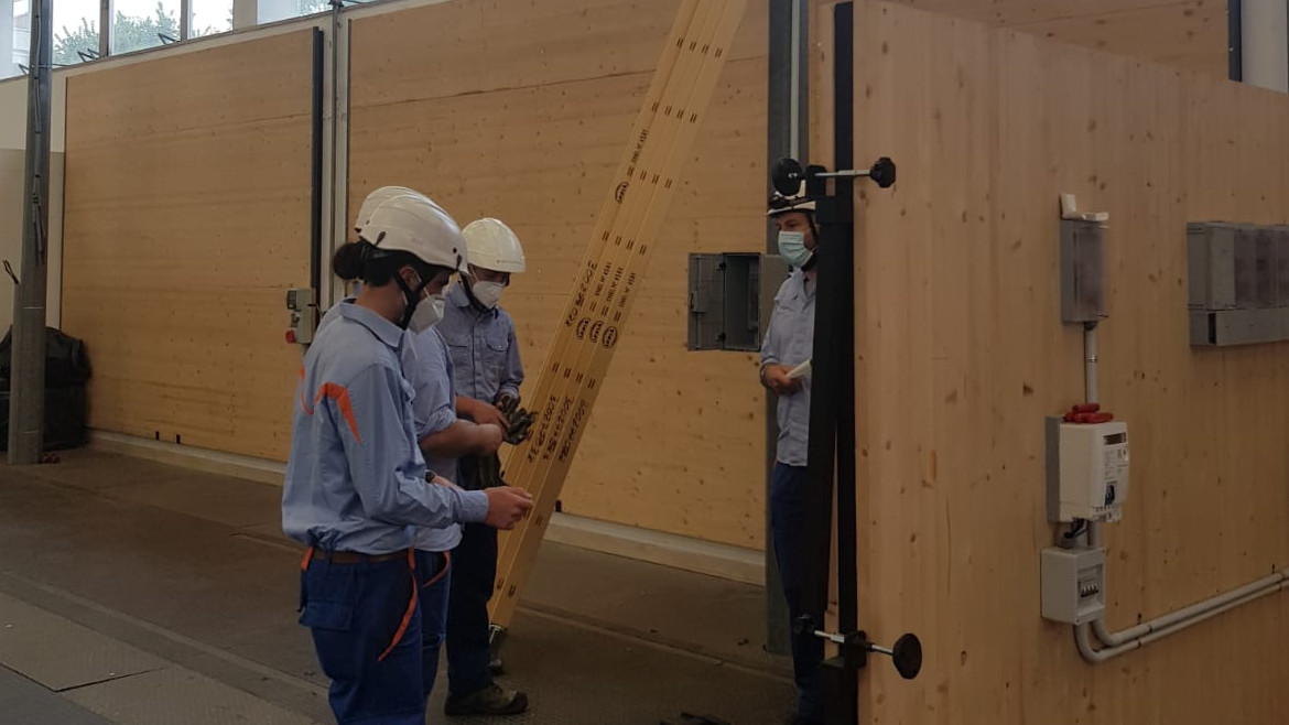 Immagini degli apprendisti durante la formazione nei centri di addestramento di Scorzé e Corsico