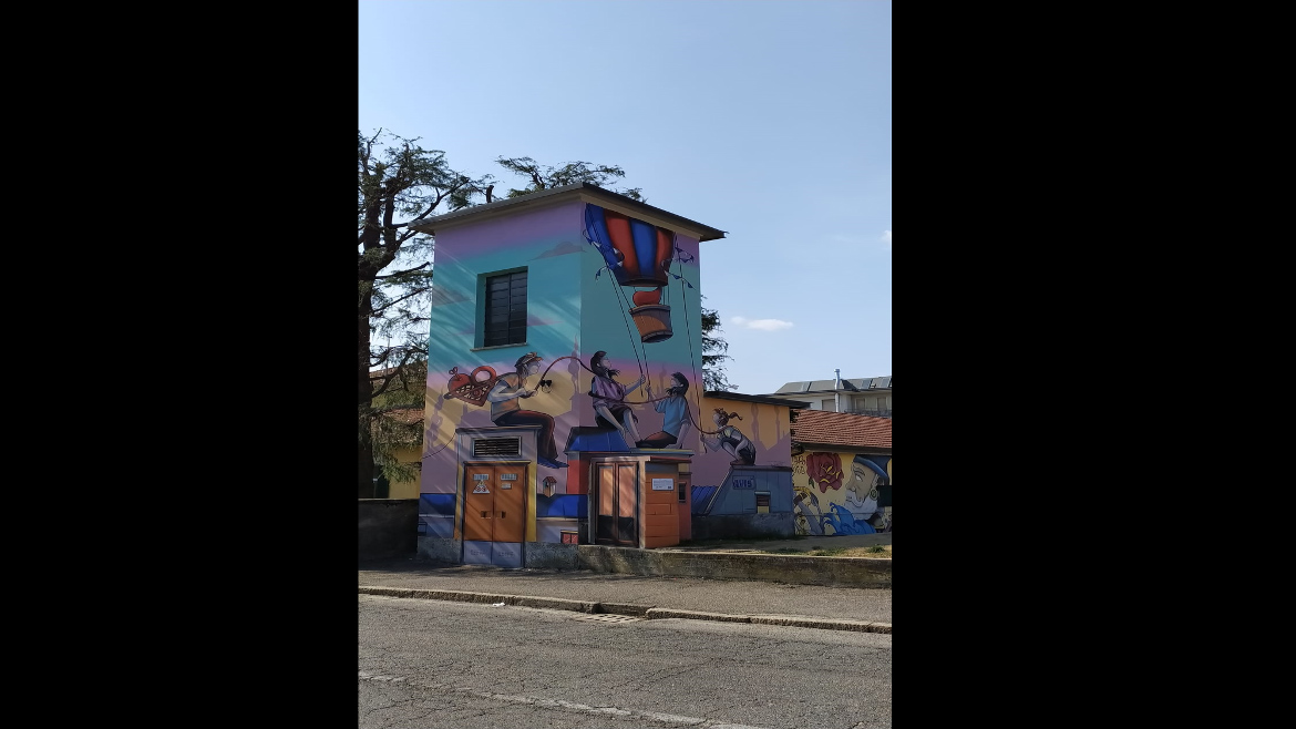 Immagine dell'inaugurazione dell'opera di Street Art della sede Avis di Olgiate Comasco