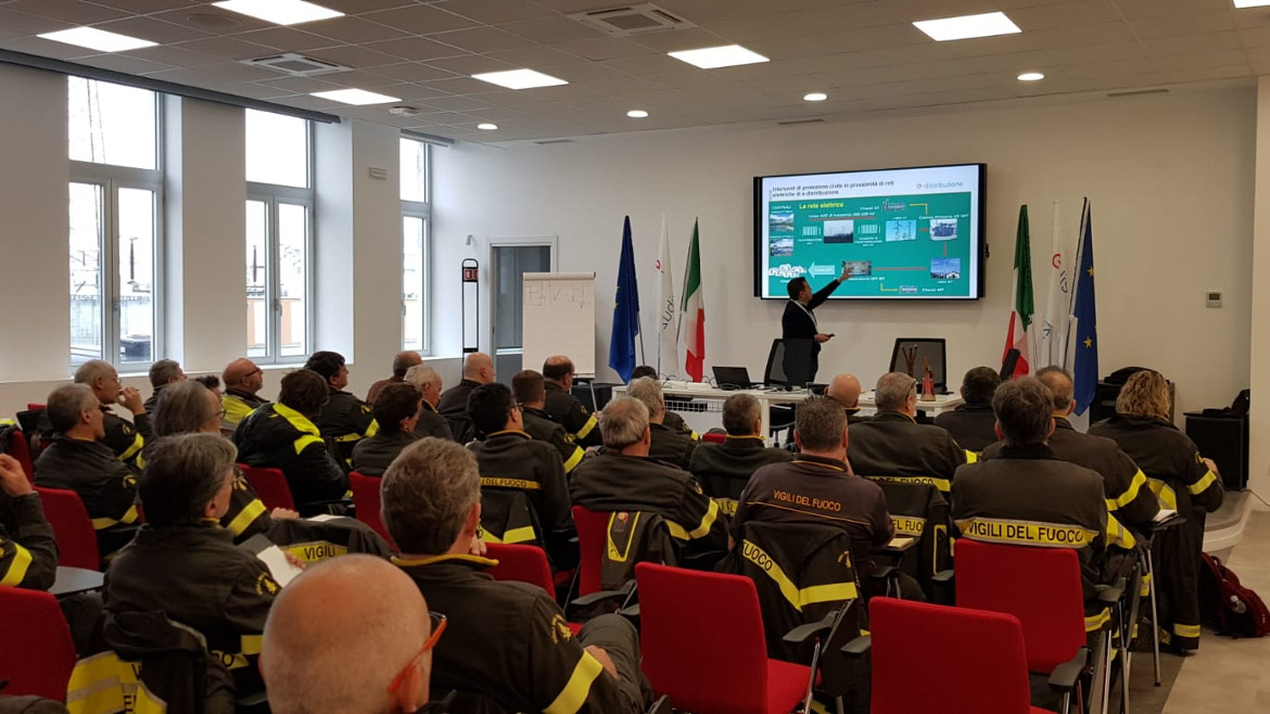 Foto dell'incontro tra Vigili del Fuoco ed E-Distribuzione