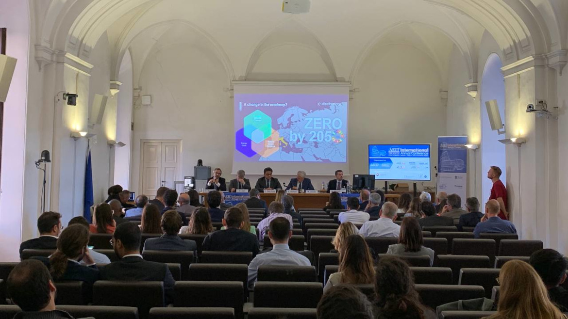 Persone che presenziano l'evento