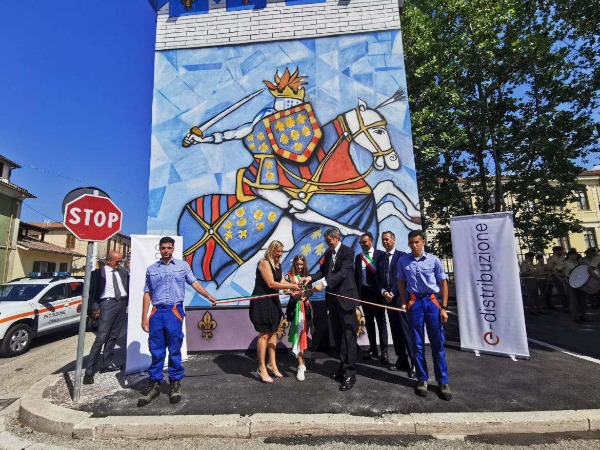 murales sulla cabina di scurcola marsicana durante l'inaugurazione